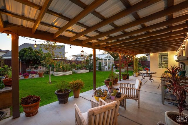 9707 Metropolitan Way, Bakersfield, CA 93311