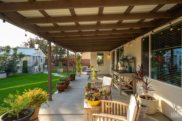 9707 Metropolitan Way, Bakersfield, CA 93311