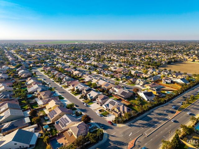 9707 Metropolitan Way, Bakersfield, CA 93311