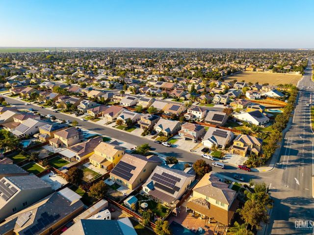 9707 Metropolitan Way, Bakersfield, CA 93311