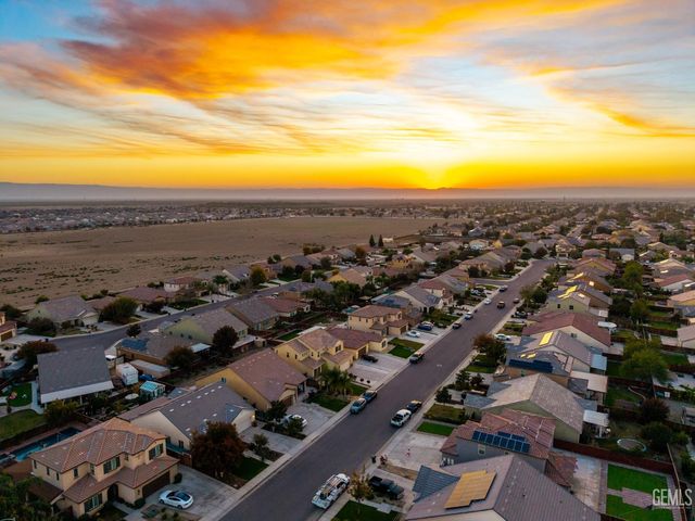 9707 Metropolitan Way, Bakersfield, CA 93311