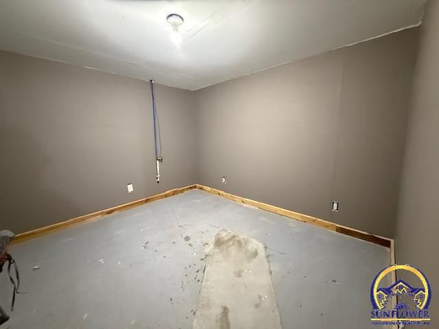 422 Arundel St, Emporia, KS 66801