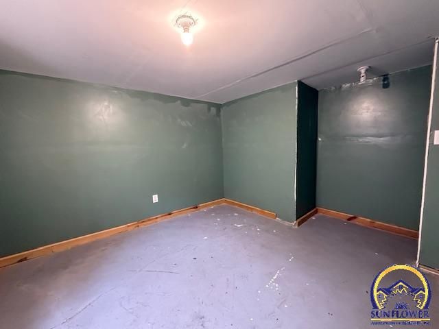 422 Arundel St, Emporia, KS 66801