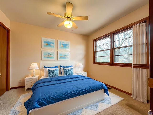 3217 SW 33rd Ct, Topeka, KS 66614