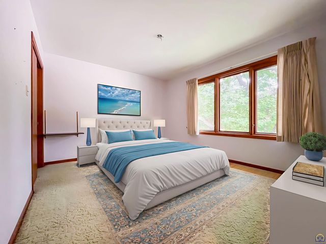 3217 SW 33rd Ct, Topeka, KS 66614