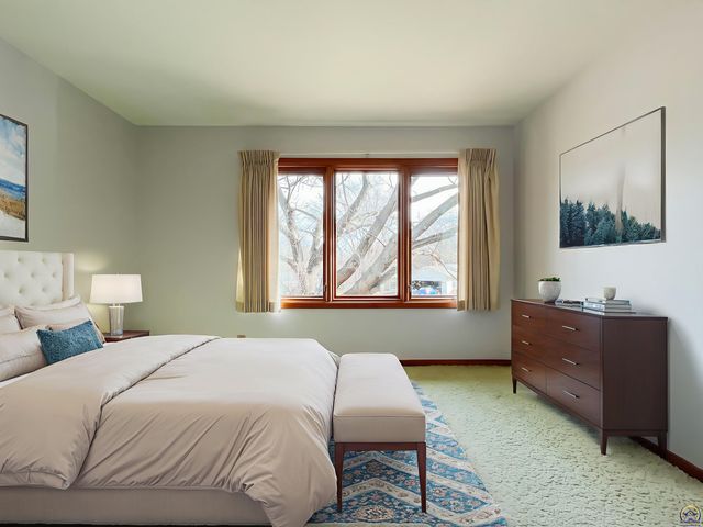 3217 SW 33rd Ct, Topeka, KS 66614