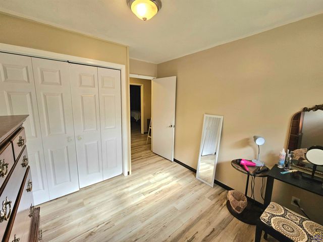 2528 SW Duncan DR, Topeka, KS 66614