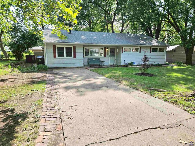 2528 SW Duncan DR, Topeka, KS 66614