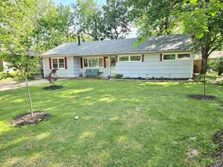 2528 SW Duncan DR, Topeka, KS 66614