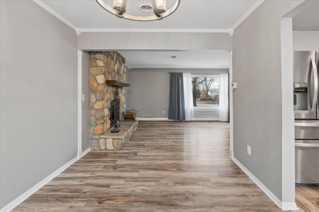 640 W Girard Avenue, Madison Heights, MI 48071