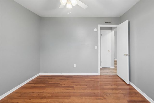 640 W Girard Avenue, Madison Heights, MI 48071