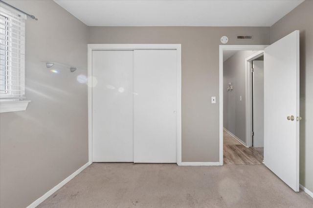 640 W Girard Avenue, Madison Heights, MI 48071