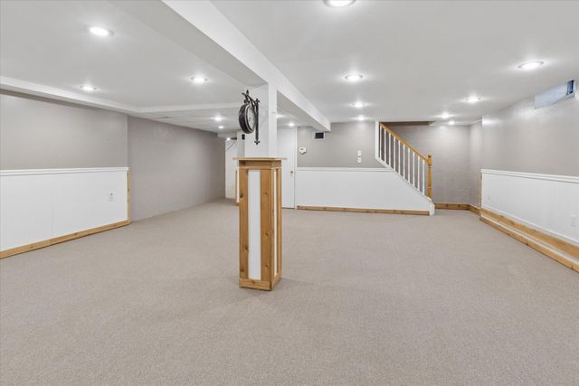 640 W Girard Avenue, Madison Heights, MI 48071