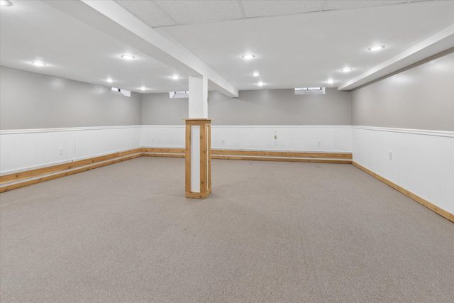 640 W Girard Avenue, Madison Heights, MI 48071