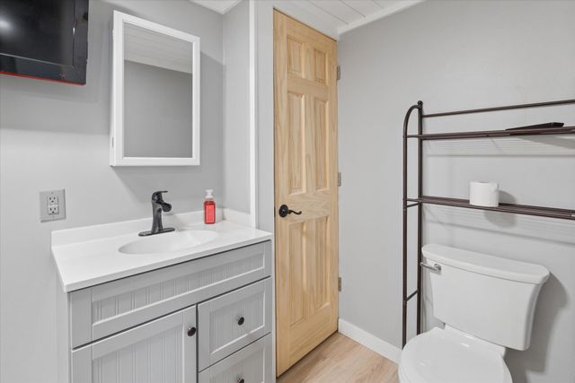 640 W Girard Avenue, Madison Heights, MI 48071