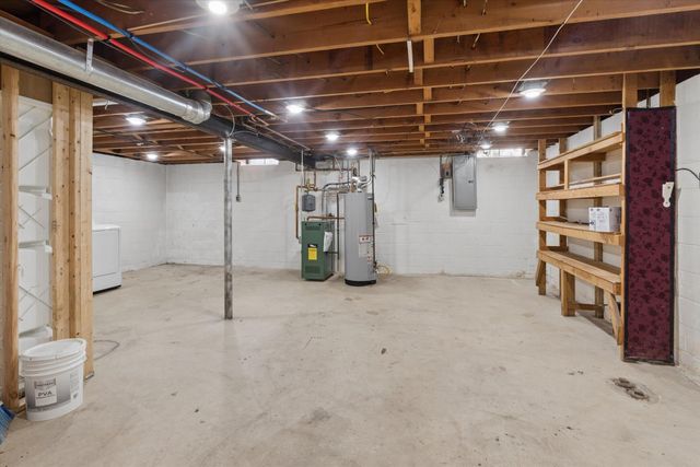 640 W Girard Avenue, Madison Heights, MI 48071