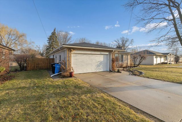 640 W Girard Avenue, Madison Heights, MI 48071