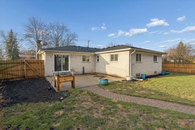 640 W Girard Avenue, Madison Heights, MI 48071
