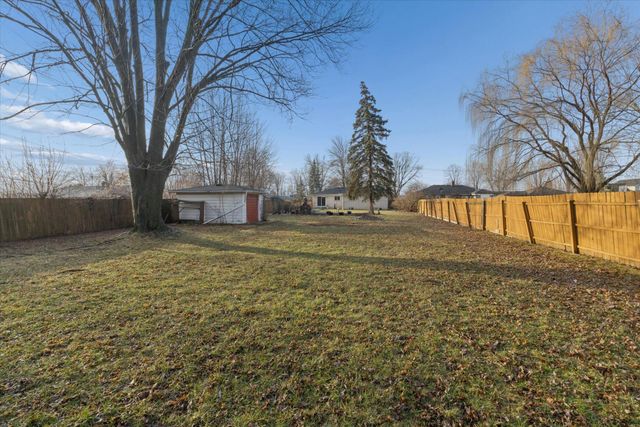 640 W Girard Avenue, Madison Heights, MI 48071