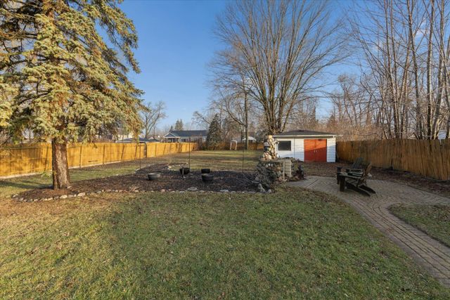 640 W Girard Avenue, Madison Heights, MI 48071