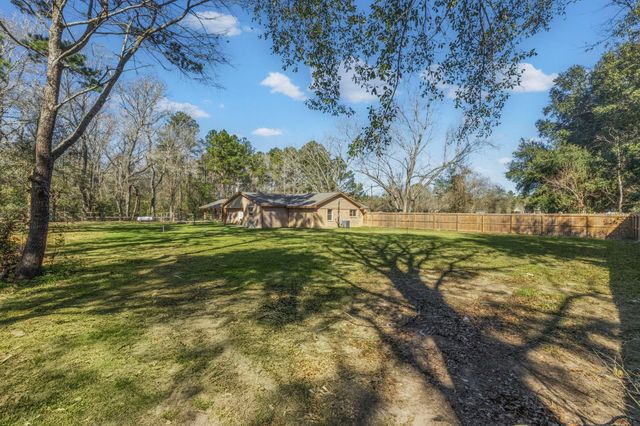 44271 Highway 105, Batson, TX 77519
