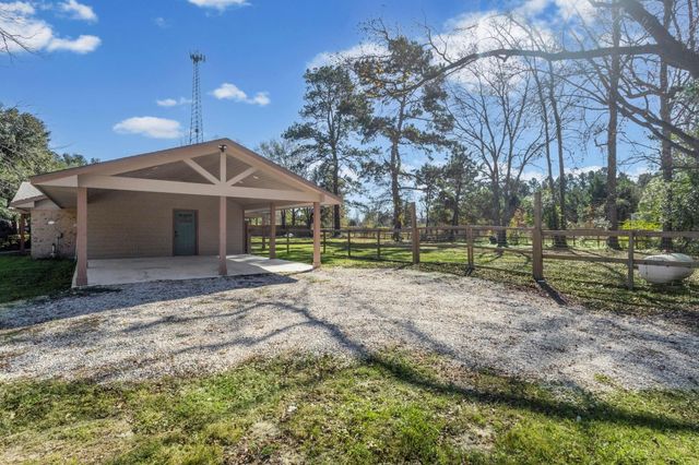 44271 Highway 105, Batson, TX 77519