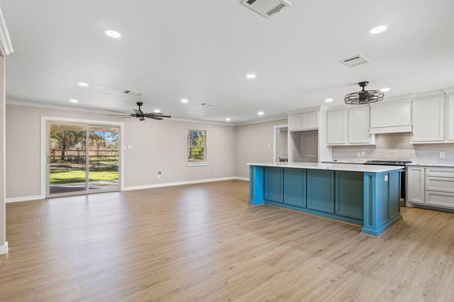 44271 Highway 105, Batson, TX 77519