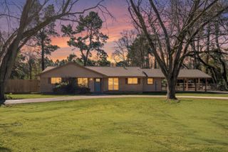 44271 Highway 105, Batson, TX 77519