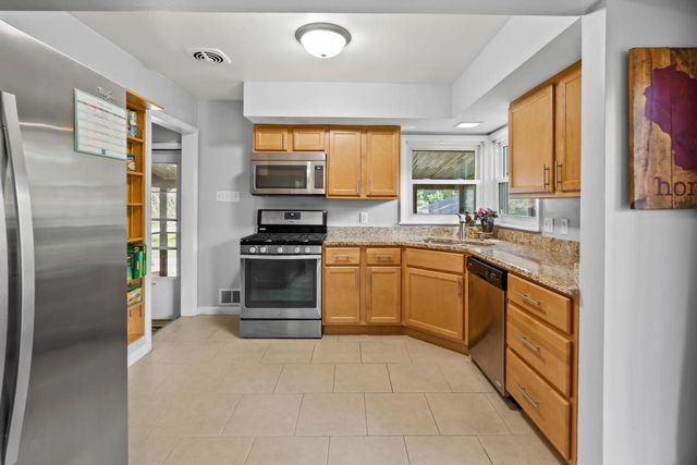 7820 N 46th STREET, Brown Deer, WI 53223