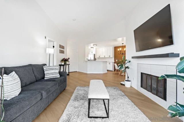 7048 Camino Degrazia 237, San Diego, CA 92111