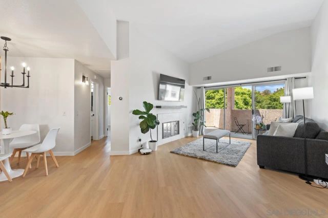 7048 Camino Degrazia 237, San Diego, CA 92111