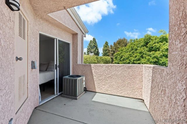 7048 Camino Degrazia 237, San Diego, CA 92111