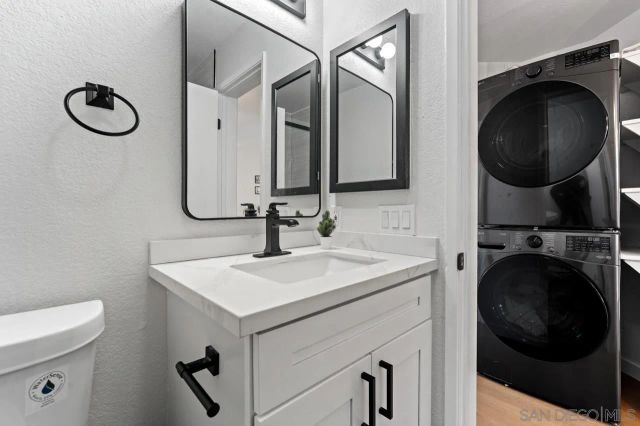 7048 Camino Degrazia 237, San Diego, CA 92111