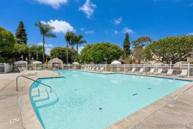 7048 Camino Degrazia 237, San Diego, CA 92111