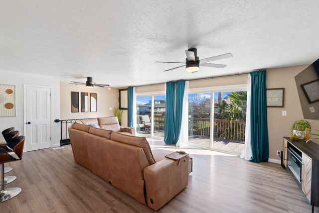 3211 Laguna Shores Road, Corpus Christi, TX 78418