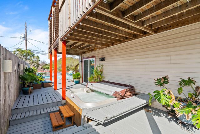 3211 Laguna Shores Road, Corpus Christi, TX 78418