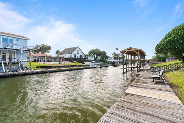 3211 Laguna Shores Road, Corpus Christi, TX 78418