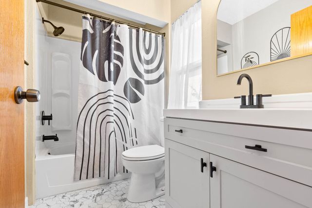 3211 Laguna Shores Road, Corpus Christi, TX 78418