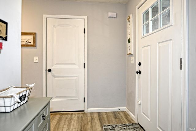 5132 Hidden Lake Drive, Evansville, IN 47712