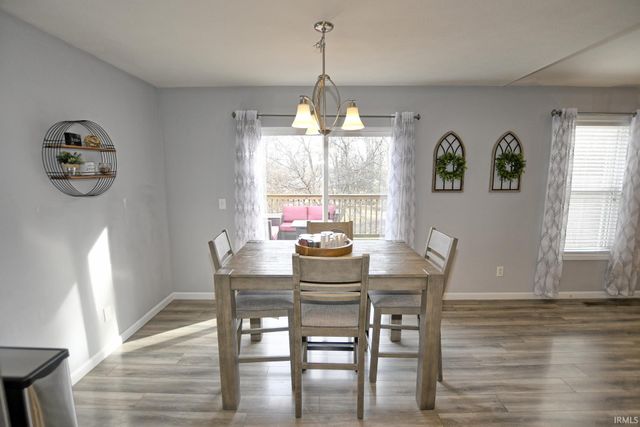 5132 Hidden Lake Drive, Evansville, IN 47712