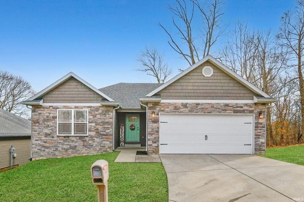 5132 Hidden Lake Drive, Evansville, IN 47712