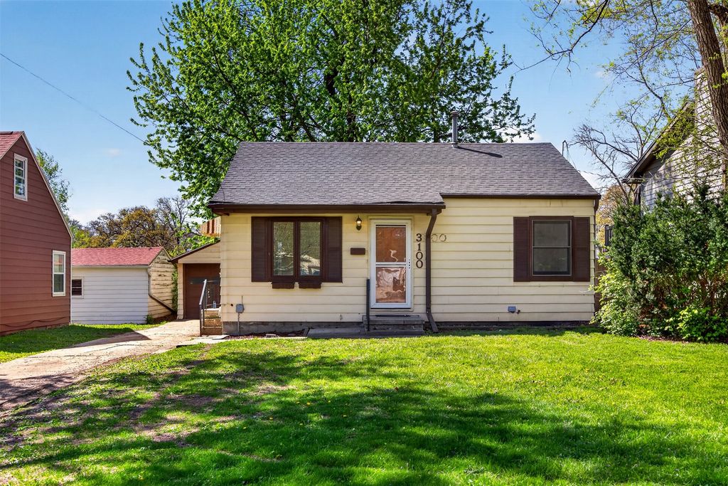 3100 Garden Avenue, Des Moines, IA 50310