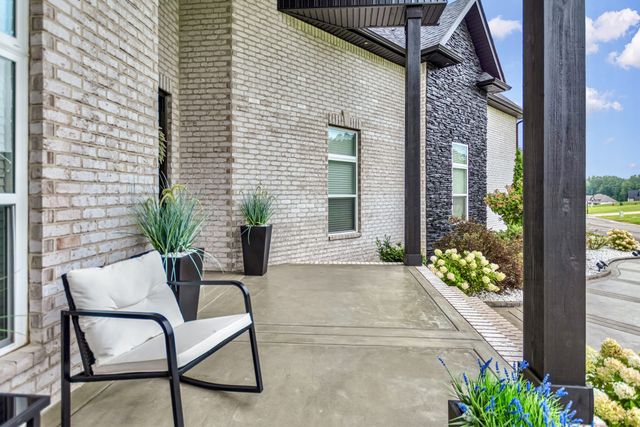 1381 Reda Drive, Clarksville, TN 37042