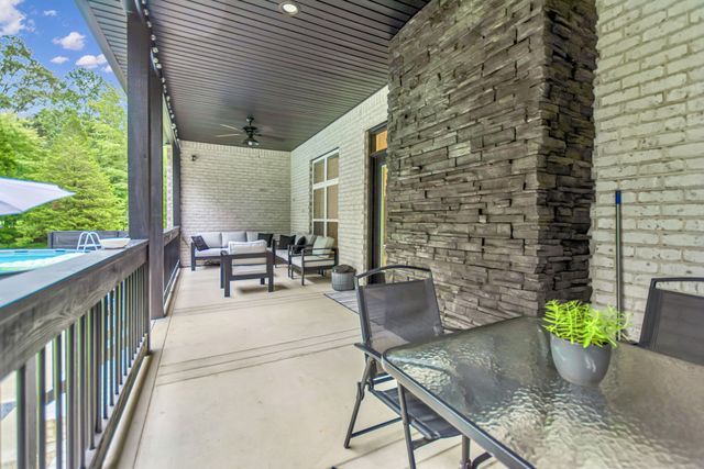 1381 Reda Drive, Clarksville, TN 37042