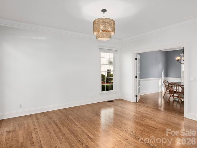 906 Woodvine Road, Asheville, NC 28803