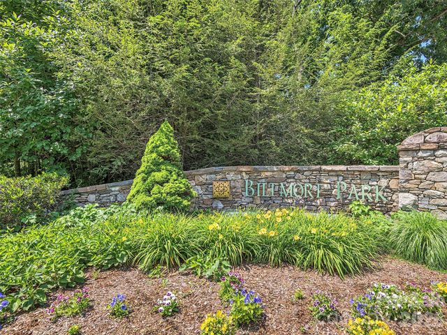 906 Woodvine Road, Asheville, NC 28803