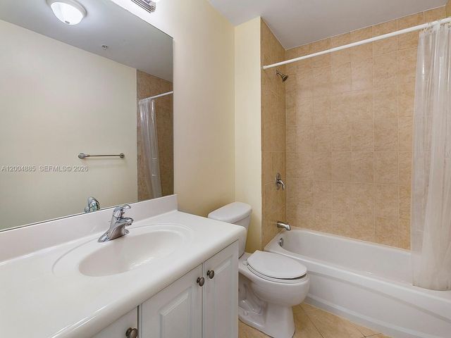 8390 SW 72nd Ave 423, Miami, FL 33143