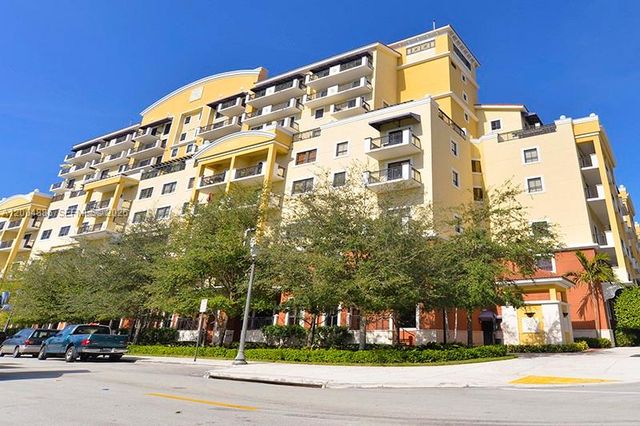 8390 SW 72nd Ave 423, Miami, FL 33143