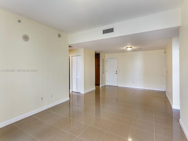 8390 SW 72nd Ave 423, Miami, FL 33143