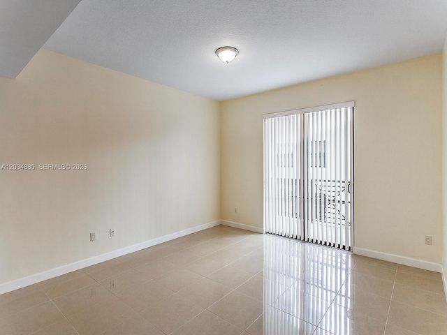 8390 SW 72nd Ave 423, Miami, FL 33143